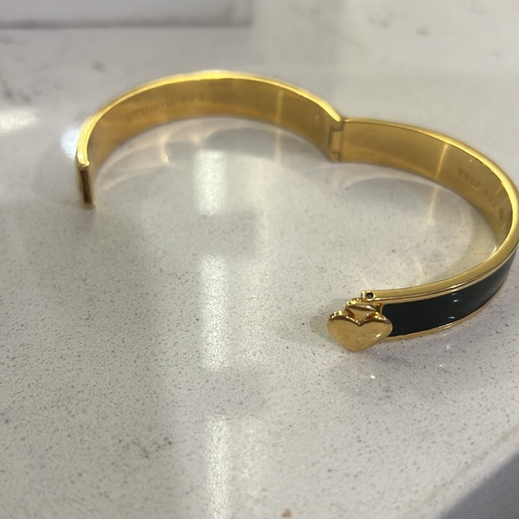 Kate Spade Gold and Black Heart Bangle Bracelet size 7.5 beautiful - Picture 4 of 9
